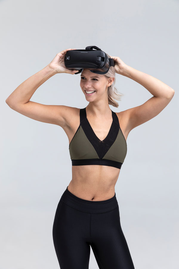 zakelijke fotoshoot vrouw met VR bril